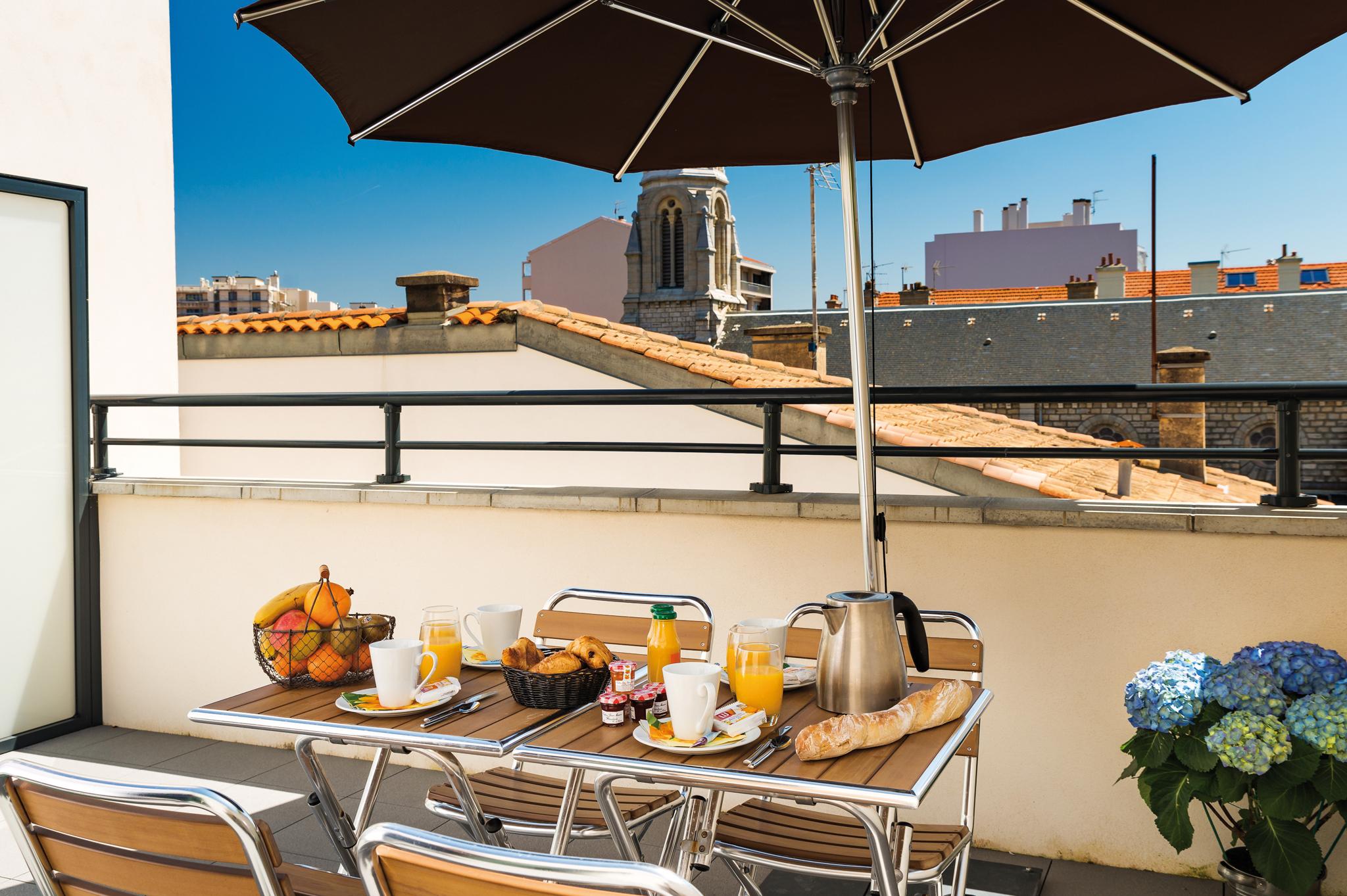 Lagrange Vacances Les Patios Eugenie Biarritz Exterior foto